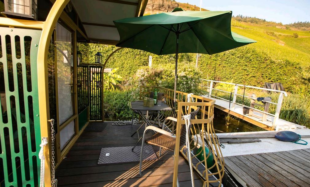 Hausboot im Vintage-Look - hintere Terrasse