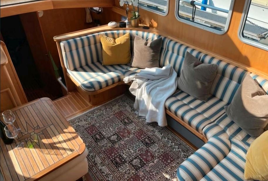 Linssen Yacht Grand Sturdy 410 AC von Mosel-Yachting - Salon mit großer Sitzgelegenheit