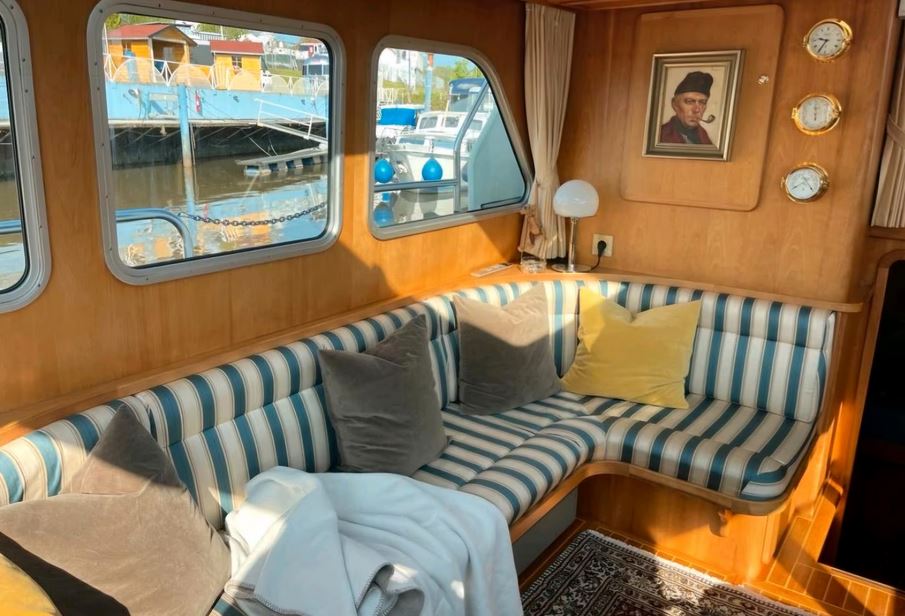 Linssen Yacht Grand Sturdy 410 AC von Mosel-Yachting - Salon mit großer Sitzgelegenheit