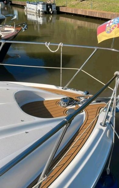 Bayliner 245 Ciera Sunbridge Bugspitze- zu kaufen über Mosel Yachting