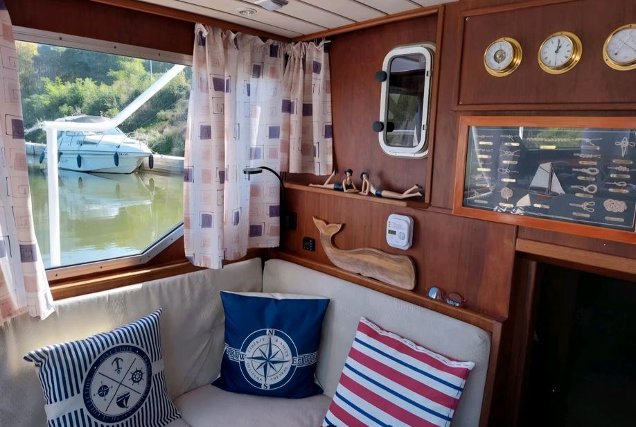 Motoryacht Dollart 1050 bei Mosel-Yachting - Innenansicht Salon