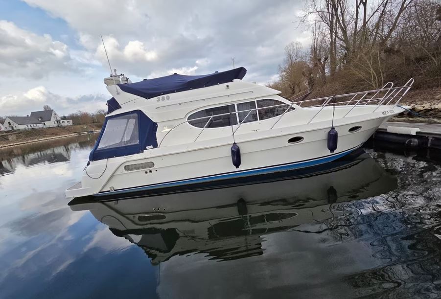 Galeon 380 Fly bei Mosel Yachting - Außenansicht