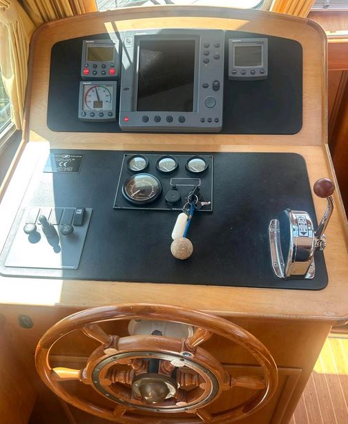 Linssen Grand Sturdy 380 AC bei Mosel-Yachting - Fahrerstand