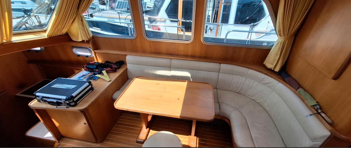 Linssen Grand Sturdy 380 AC bei Mosel-Yachting - Innenansicht Steuerbordseite