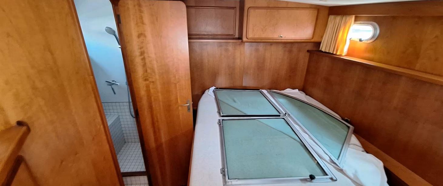 Linssen Grand Sturdy 380 AC bei Mosel-Yachting - Innenansicht Schlafkabine