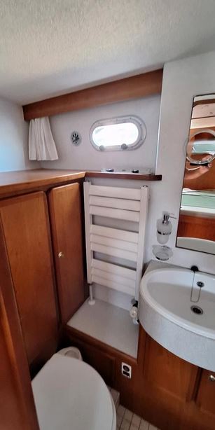 Linssen Grand Sturdy 380 AC bei Mosel-Yachting - Innenansicht Toilette