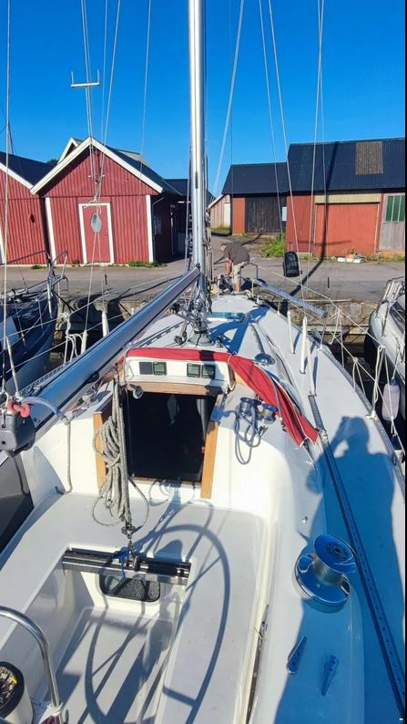 Sweden Yacht bei Mosel Yachting - Ansicht Richtung Bug