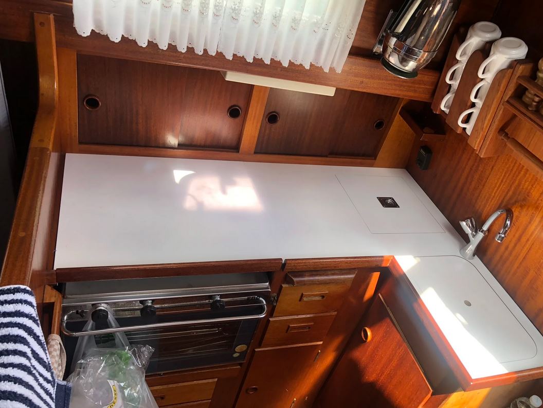 Segelyacht Vindoe 50SL mit Hardtop von 1974 bei Mosel Yachting - Ansicht Küche