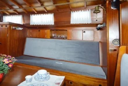 Segelyacht Vindoe 50SL mit Hardtop von 1974 bei Mosel Yachting - Innenansicht