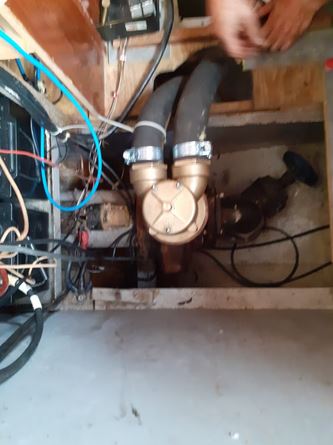 Solider Motoryachtklassiker bei Mosel-Yachting - Ansicht Detail zur Technik