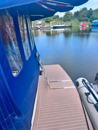 Fairline Corniche 31-Fly - Ansicht Achtern Badeplattform und Persenning