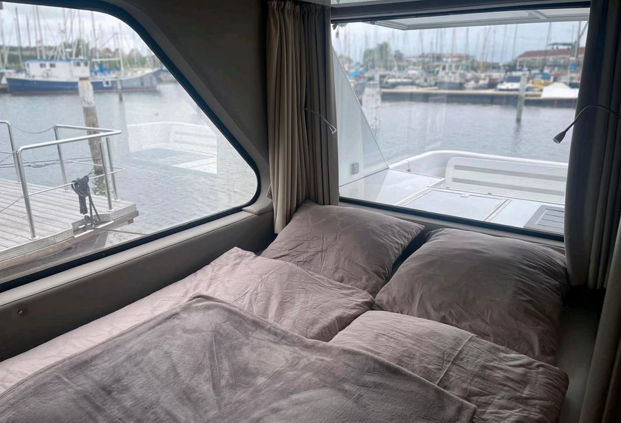 Luxboot Hausboot BT02 - Innenansicht Schlafzimmer 2