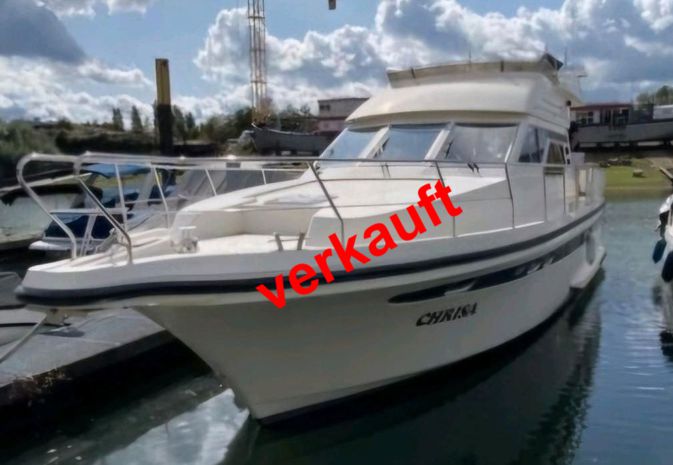 Pfeil 450 - verkauft von Mosel Yachting - Foto des Bootes mit dem Schriftzug verkauft