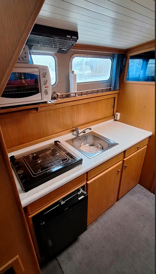 Gruno Motoryacht bei Mosel Yachting - Blick auf die Küche