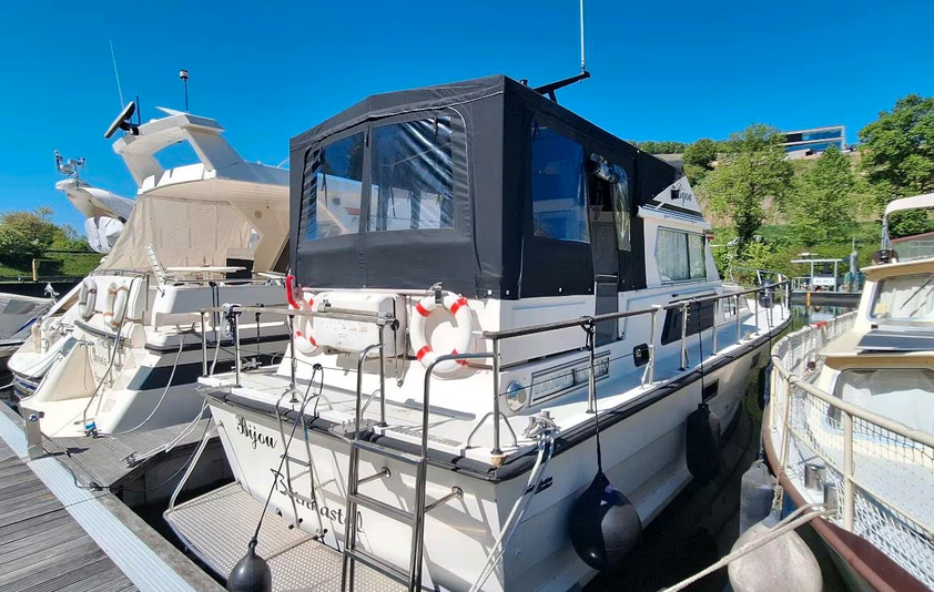 Motoryacht Condor Comtess 44 Fly - Blick von steuerbord hinten