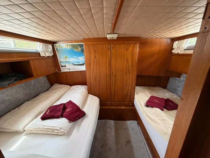 Motoryacht Condor Comtess 44 Fly - Blick in die Schlafkabine