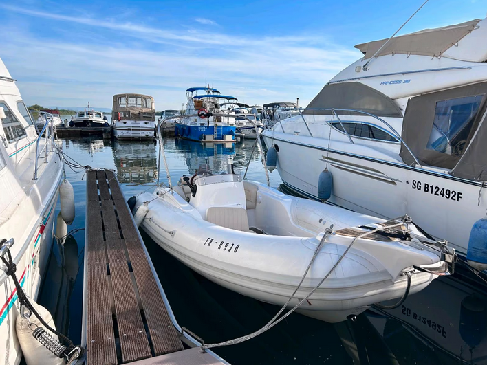 RIB AGA MARINE Atmosphere 540 - Blick von vorne