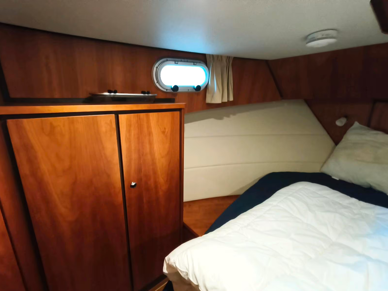 Sehr gepflegte Linssen Grand Sturdy 35 AC - hier ein Blick in die Bugkabine