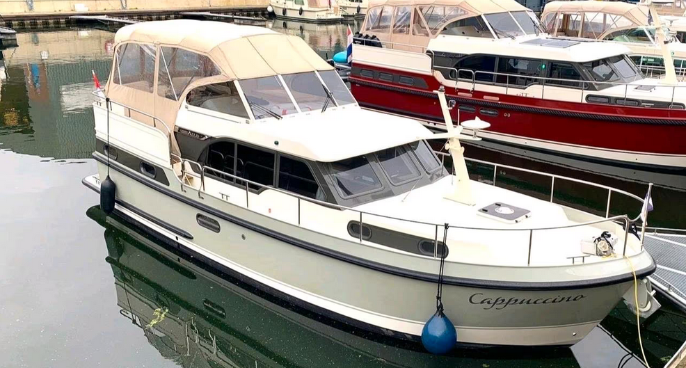 Linssen Grand Sturdy 35 SL AC - hier ein Blick von vorne