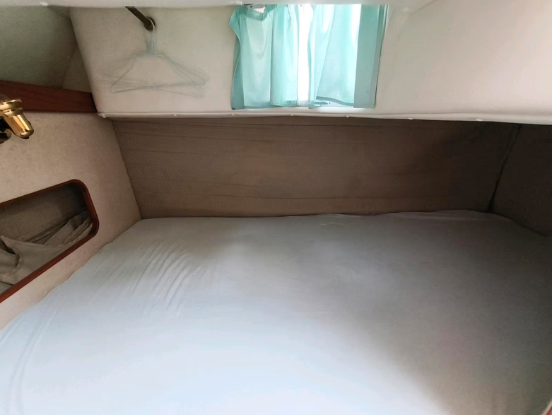 Motoryacht Nordan 7800 - Blick in die Schlafkabine nach oben